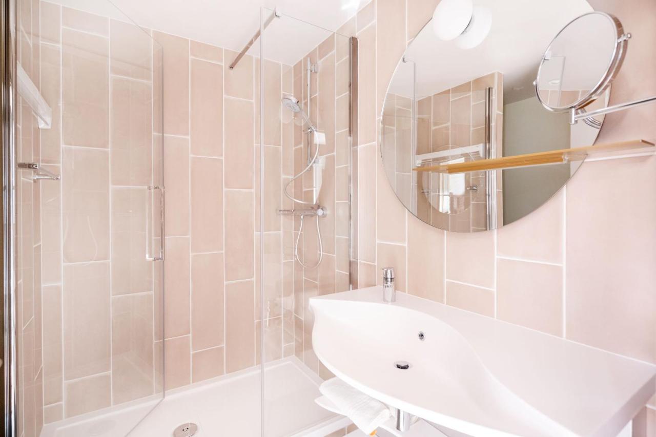 Adagio 4* Leicester