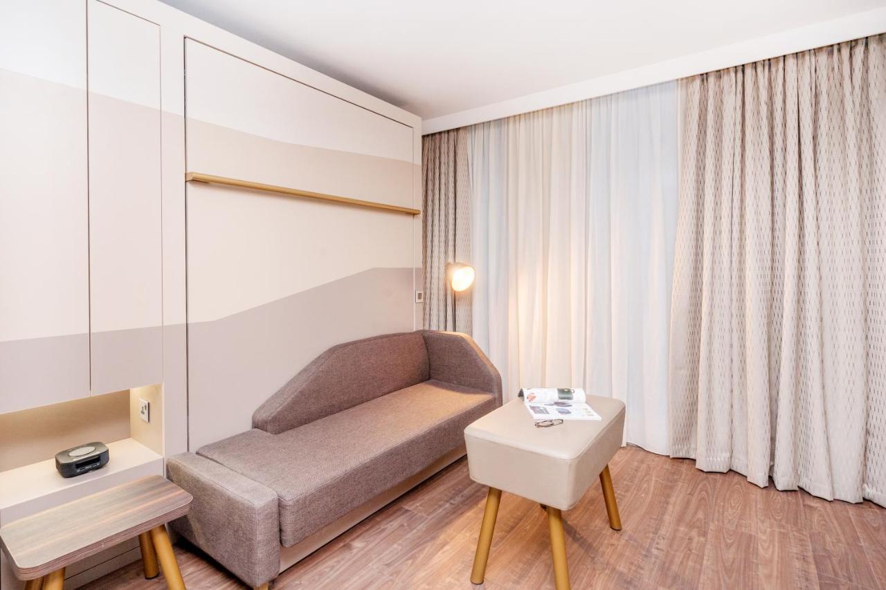 Adagio Leicester